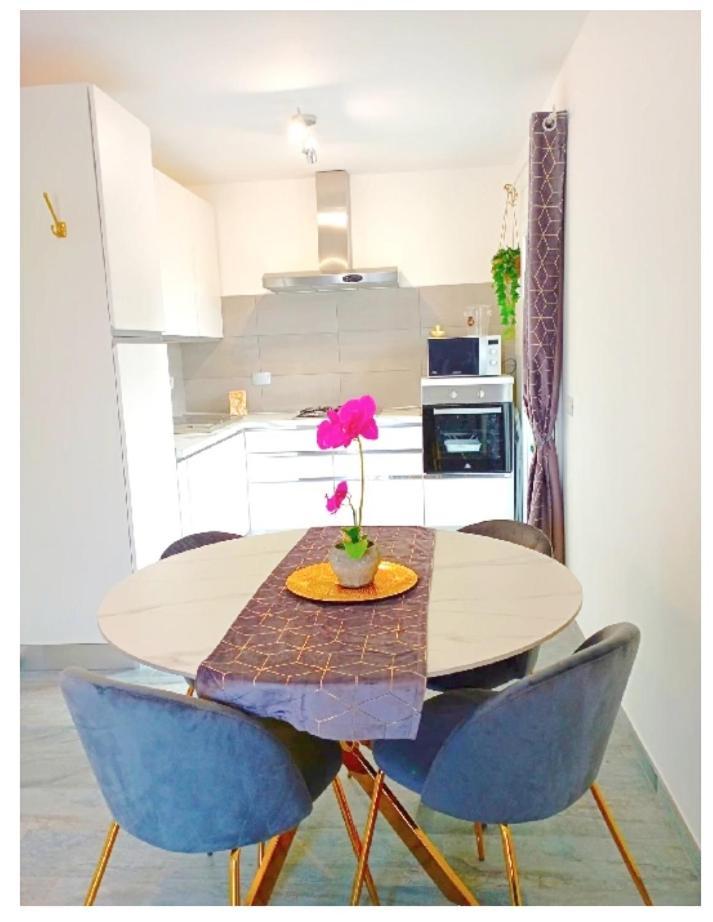 Chic Apartment Фиумичино Екстериор снимка
